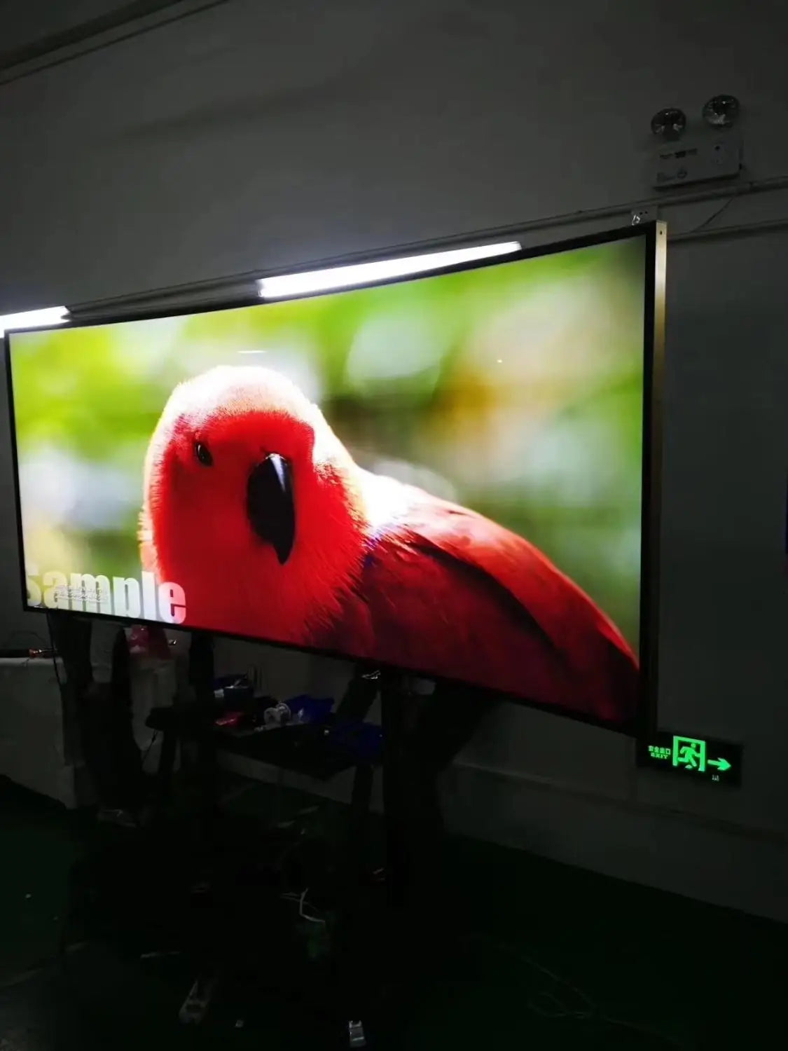 100 105 inch curved or flat panel Big monitor display and smart 4K led television TV