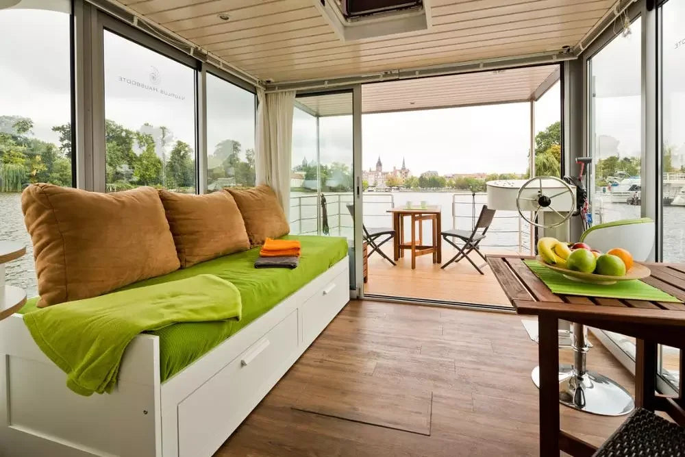 Modern BoatHouse Modular Floating Home Prefab Container Hotel Floating Hotel