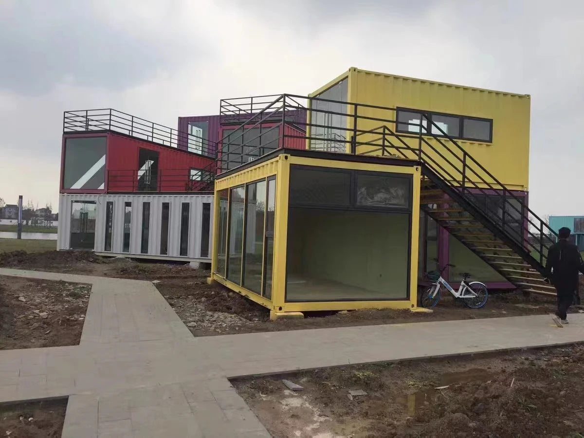 Prefabricated office storage container house, insulated shipping container house, home stay Villa
