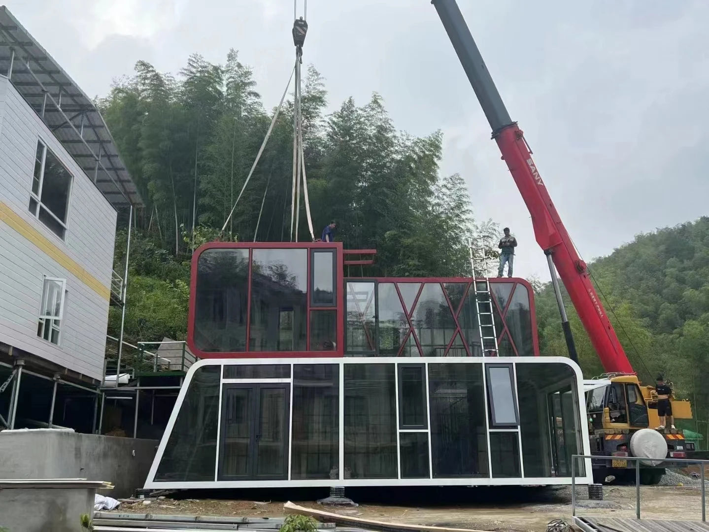 Factory built space capsule cabin container hotel, Movable prefab cabin home, Box house building control module