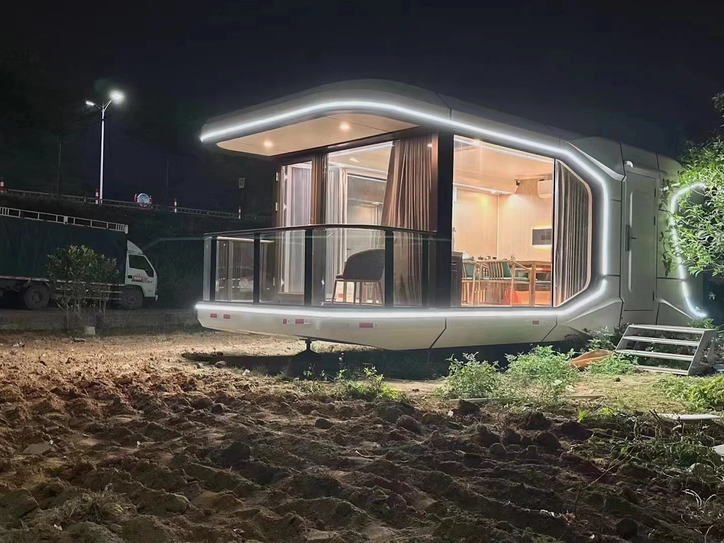 Prefabricated Kit Luxury Living Pod Cabin Modular Building Mobile Container Home Capsule Prefab House