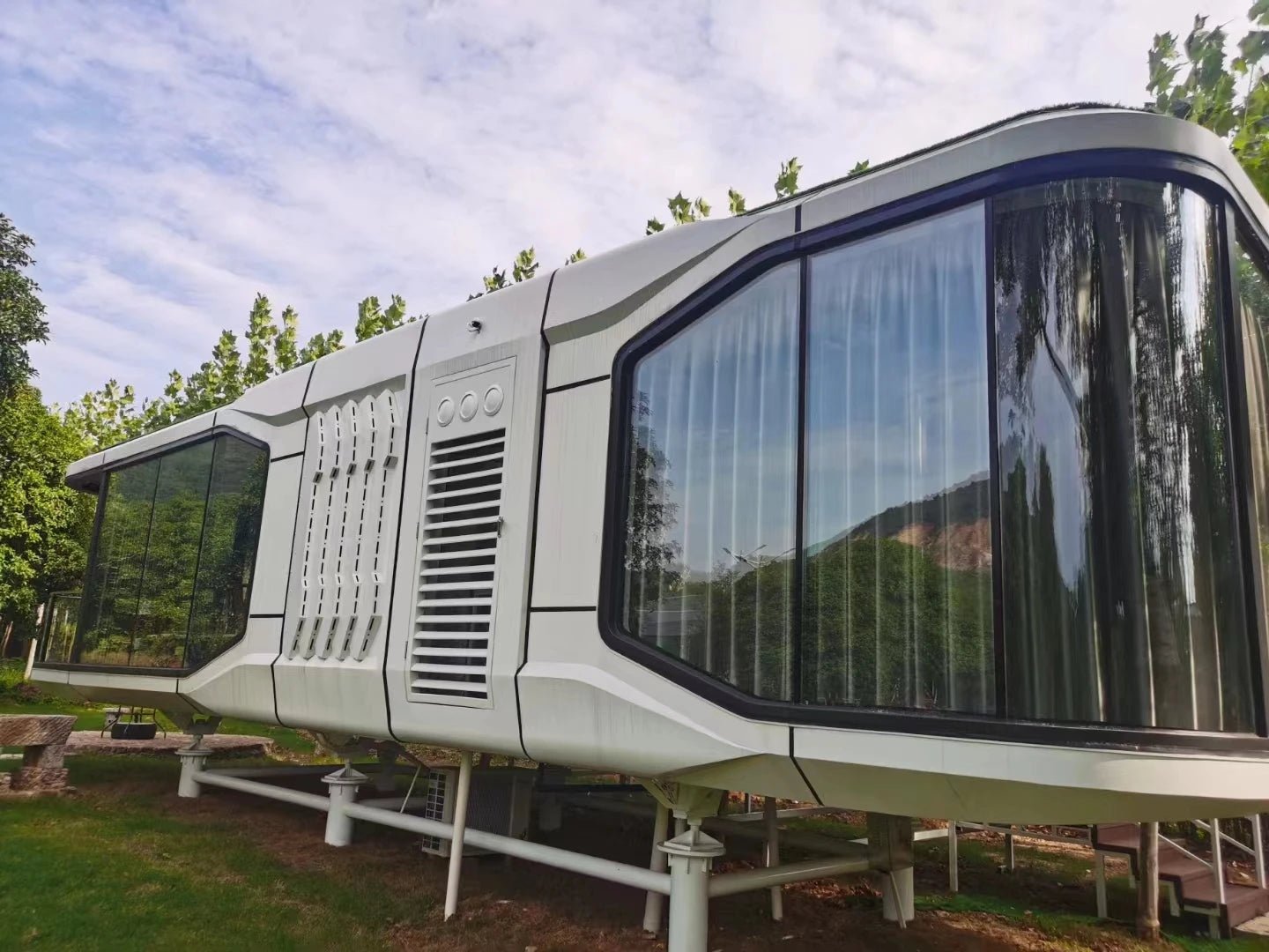 Prefabricated Outdoor Home For Sleeping Modular Prefabricated Mobile Container House Luxury Modern Capsule House For Sale