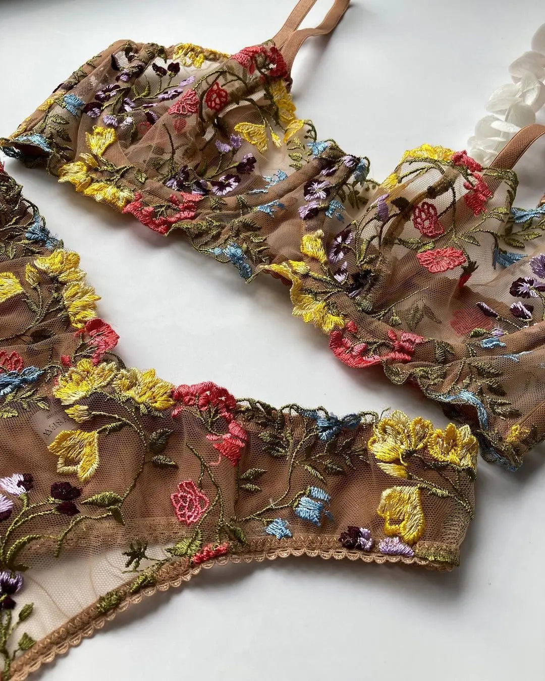 Yimunancy 2-Piece Lace Embroidery LIngerie Set Sexy Initimates Women Bra + Breif Underwear Set