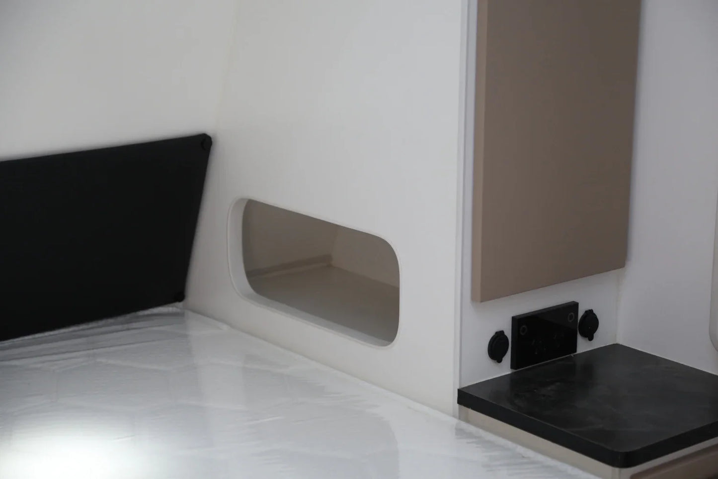 2022 Factory New High Quality Luxurious Accommodation 21ft Off Road Caravan With Toilet For Sale