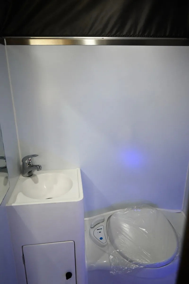 2022 factory new high quality Australian standard family travel trailer 15ft hybrid caravan with 4 berths for sale