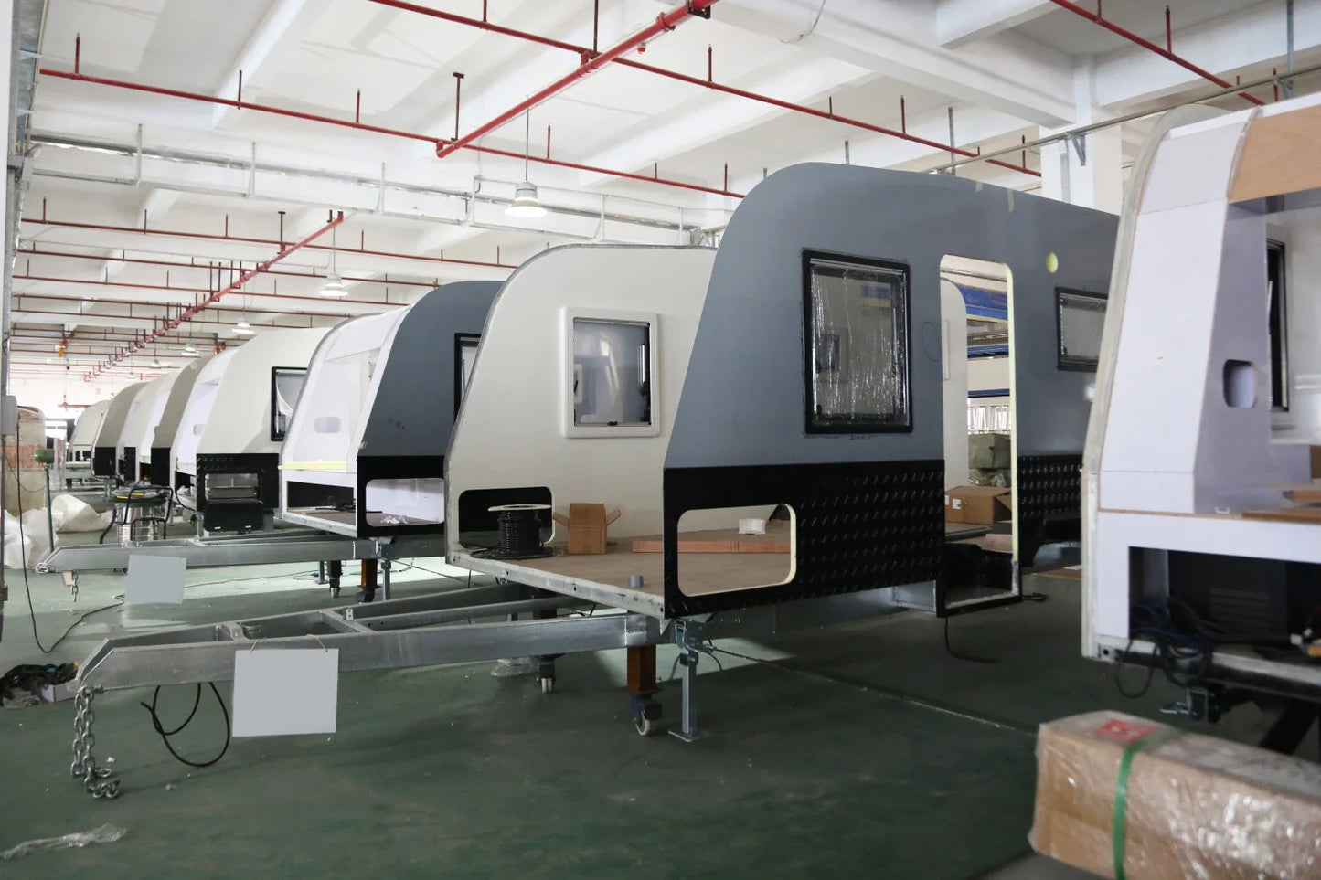 2022 Factory New High Quality Luxurious Accommodation 21ft Off Road Caravan With Toilet For Sale