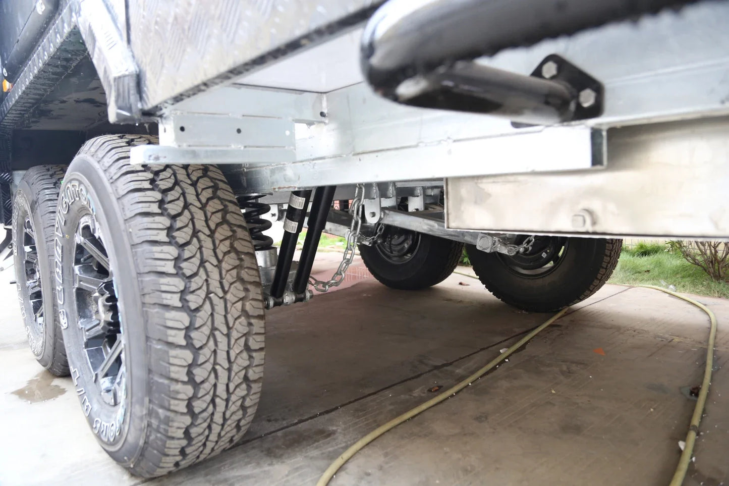 2022 Factory New High Quality Luxurious Accommodation 21ft Off Road Caravan With Toilet For Sale