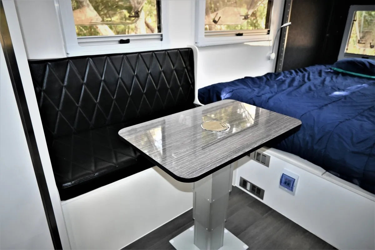 2022 factory new high quality Australian standard family travel trailer 15ft hybrid caravan with 4 berths for sale