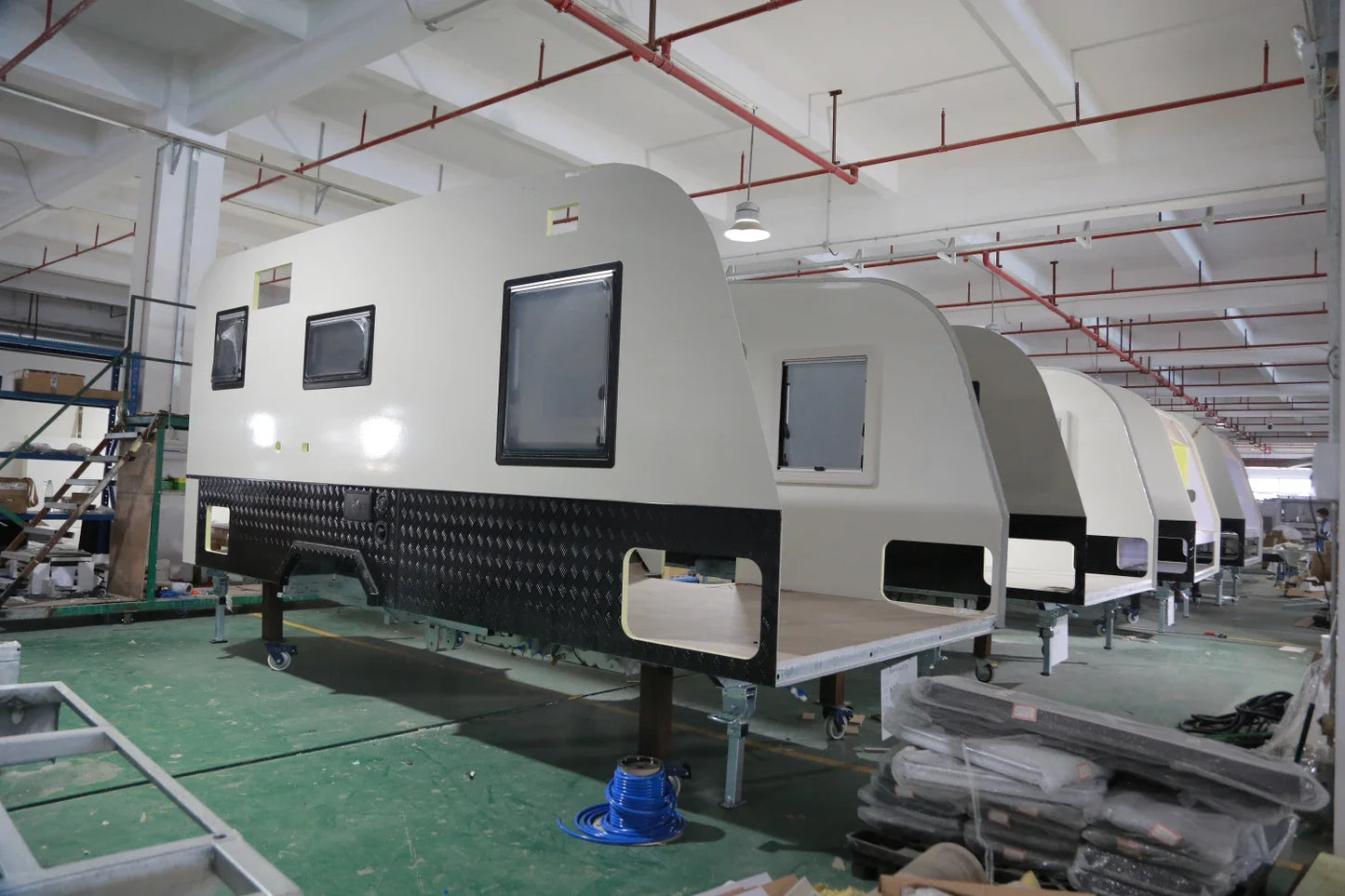 2022 Factory New High Quality Luxurious Accommodation 21ft Off Road Caravan With Toilet For Sale