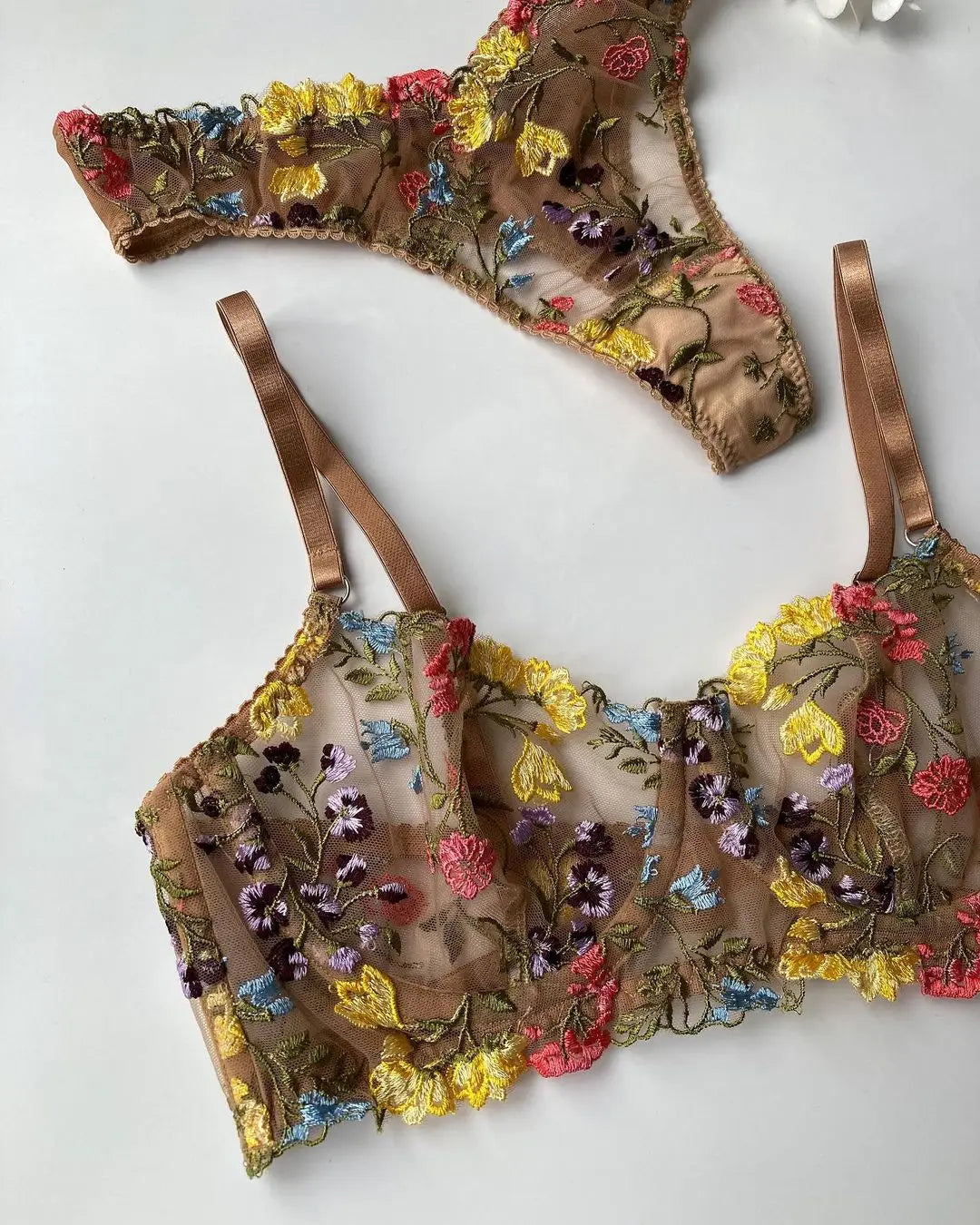 Yimunancy 2-Piece Lace Embroidery LIngerie Set Sexy Initimates Women Bra + Breif Underwear Set