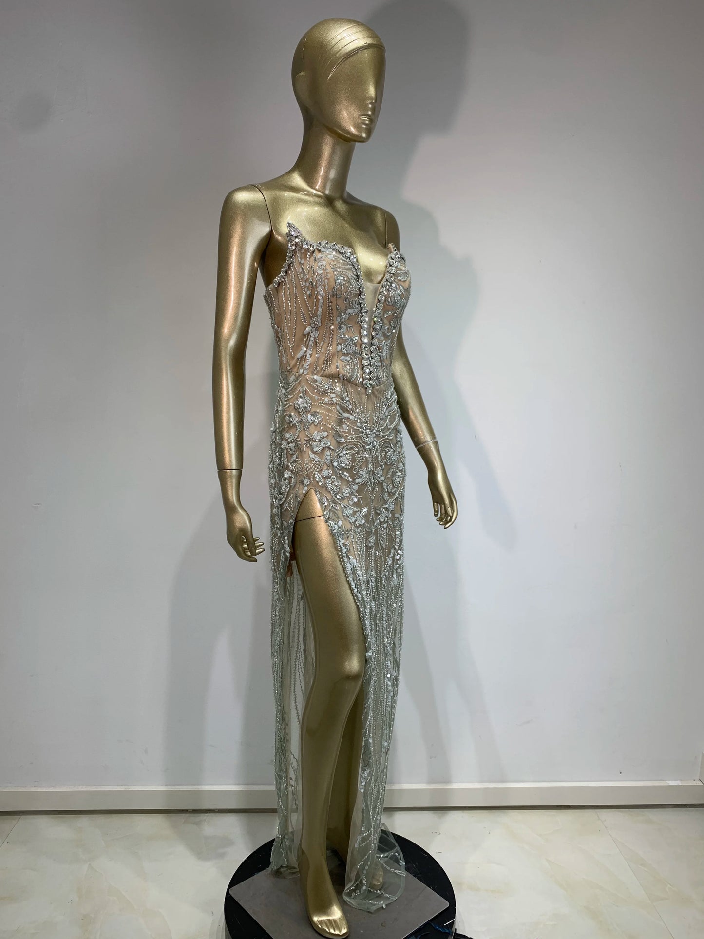 Luxury Sexy Strapless Feather Sequins Silver Beading Maxi Long Women Celebrity Dress 2024 Elegant Party Evening Vestido
