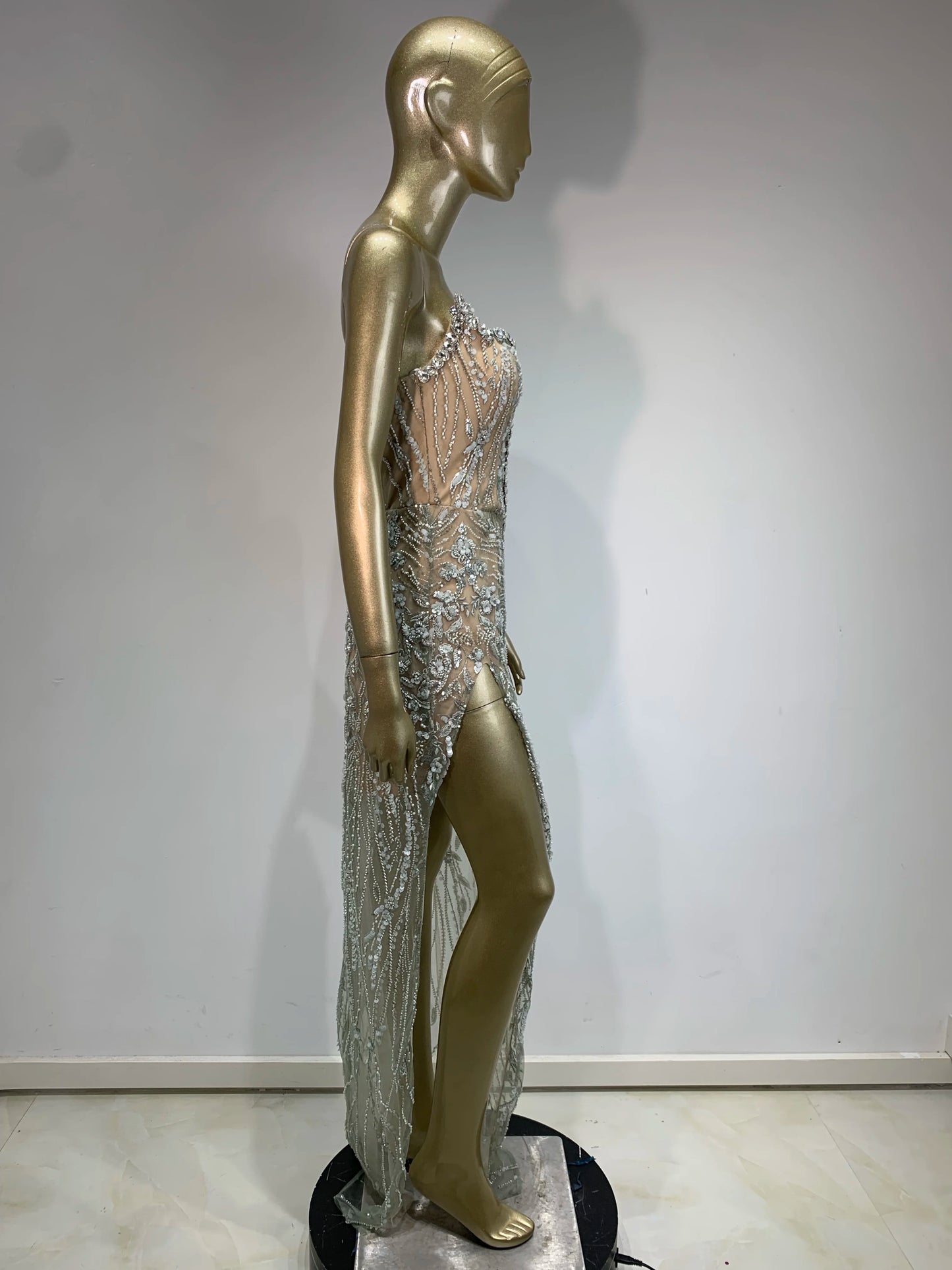 Luxury Sexy Strapless Feather Sequins Silver Beading Maxi Long Women Celebrity Dress 2024 Elegant Party Evening Vestido