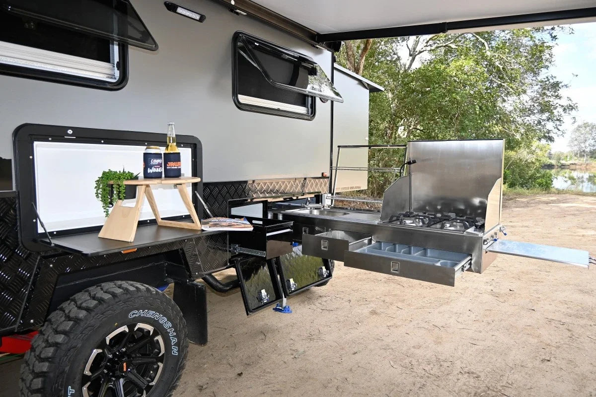 2022 factory new high quality Australian standard family travel trailer 15ft hybrid caravan with 4 berths for sale