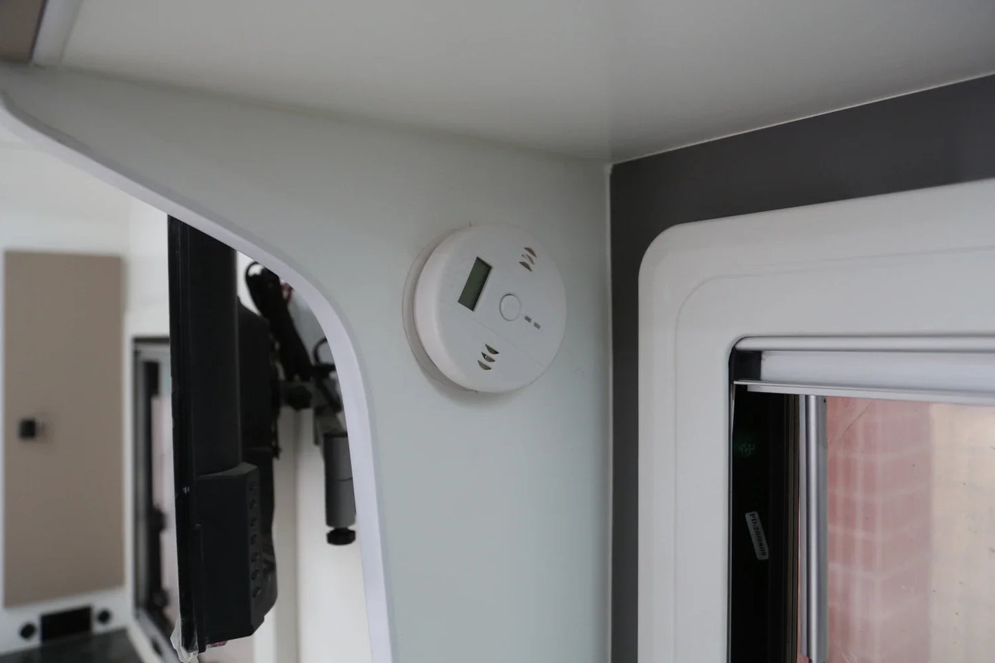 2022 Factory New High Quality Luxurious Accommodation 21ft Off Road Caravan With Toilet For Sale